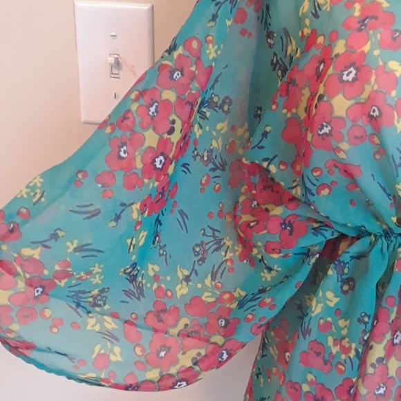 Blouse - Picture 2 of 4